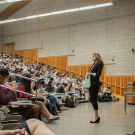 Dr. Jacqueline Bergman teaching Nutrition 10.  (photo by Farah Farjood, California Aggie)