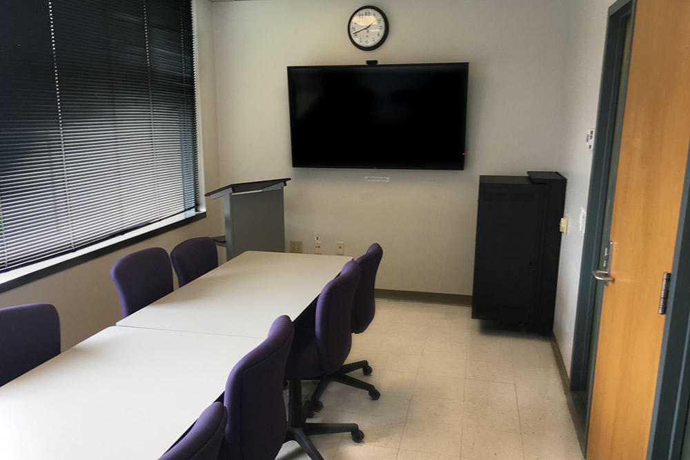 Fishbowl Conference Room (3249 Meyer)